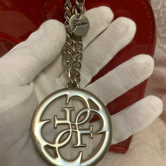 🔥HOST PICK🔥 guess limited edition 2 way bag - Picture 2 of 16